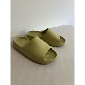 Adidas Yeezy Slides Men's Size 12 EU 46-47 Green